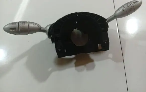 Wiper turn signal indicator stalk/switch