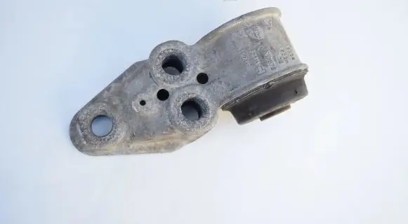 Audi A6 S6 C5 4B Rear axle beam mounts housing 4B0501522E 8E0501522H 8E0501521H