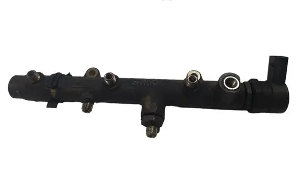 Audi A6 S6 C6 4F Fuel distributor 059130090J