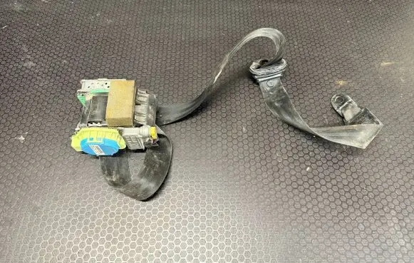 Mazda 6 Front seatbelt 305652810ZZZ 466ZE722 304497399G48