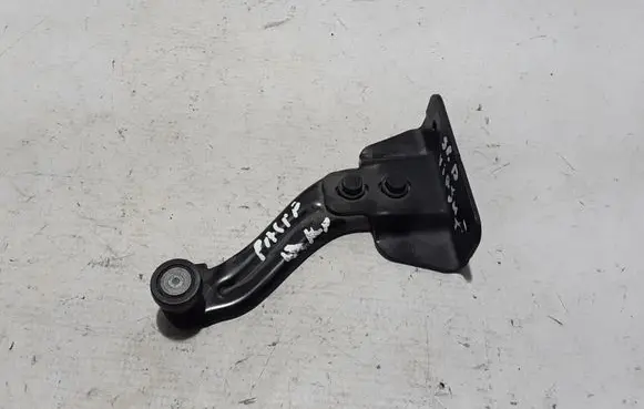 Chrysler Pacifica Sliding door upper roller guide/hinge 68235307AA