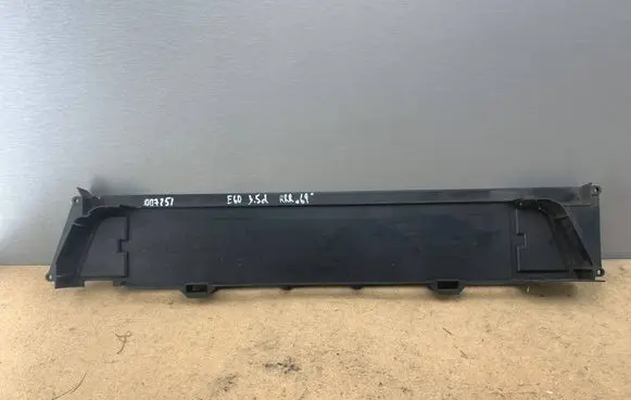 Radiator mount bracket