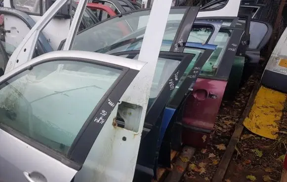 Mazda MX-3 Front door juodos