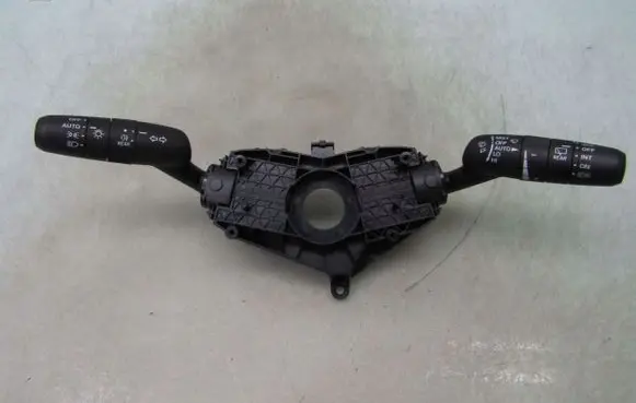 Honda CR-V Wiper turn signal indicator stalk/switch 352503A0E81