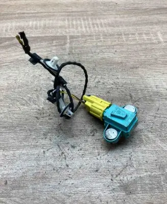 Audi A6 S6 C6 4F Airbag deployment crash/impact sensor 4F0955557 WithPlug