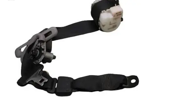 Toyota Yaris Rear seatbelt H073811 2310