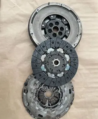Volkswagen PASSAT B7 Dual mass flywheel 415043110 124035410 324035510