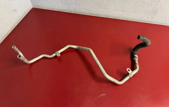 Chrysler Town & Country V Engine coolant pipe/hose