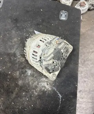 Volkswagen Golf IV Generator/alternator 0124425020