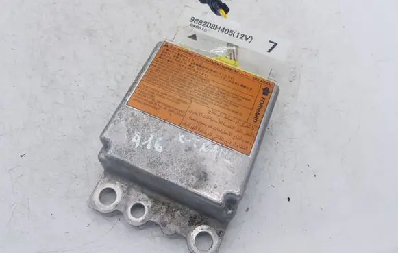 Nissan X-Trail T30 Airbag control unit/module 988208H405 040615