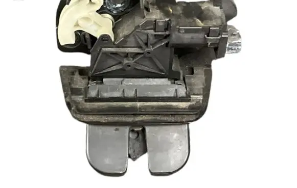 Audi A4 S4 B7 8E 8H Tailgate/trunk/boot lock/catch/latch 8P4827505B
