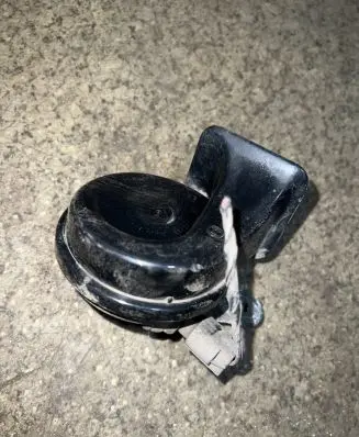 BMW 5 E39 Horn signal 703881157