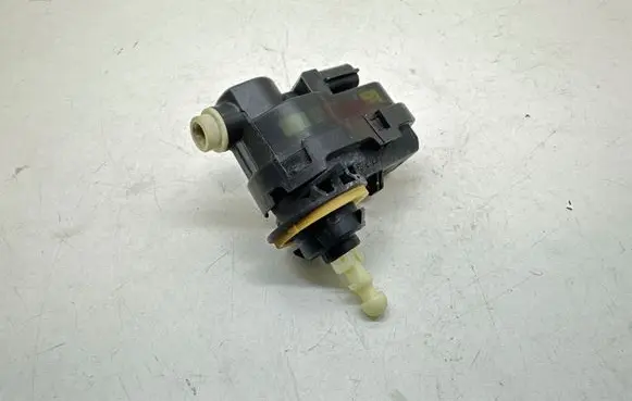 Peugeot 3008 I Headlight level adjustment motor 89037159