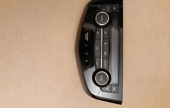Nissan Qashqai Climate control unit 275004EA1A