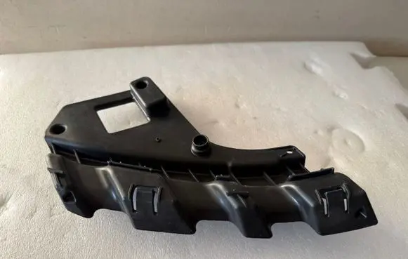 Tesla Model Y Headlight/headlamp mounting bracket 24546182