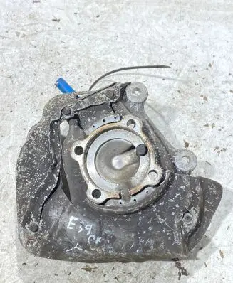 BMW 5 E39 Front wheel hub spindle knuckle