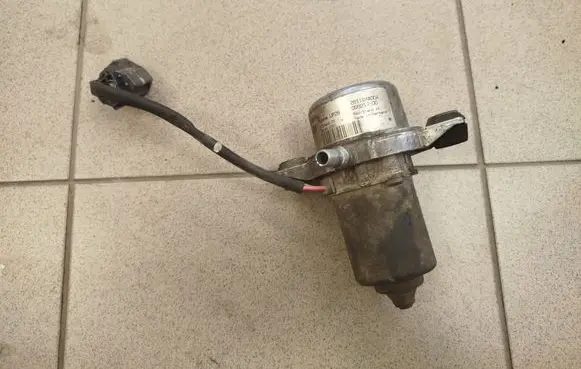Subaru B9 Tribeca Vacuum pump 26110XA00A 00921700