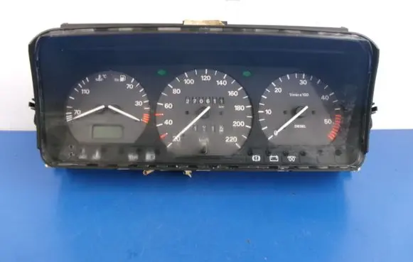 Volkswagen PASSAT B4 Speedometer (instrument cluster) 3A0919033C