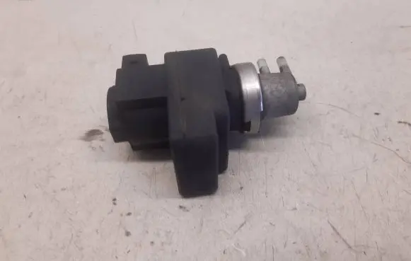 Nissan Navara D40 Vacuum valve 14956EB300