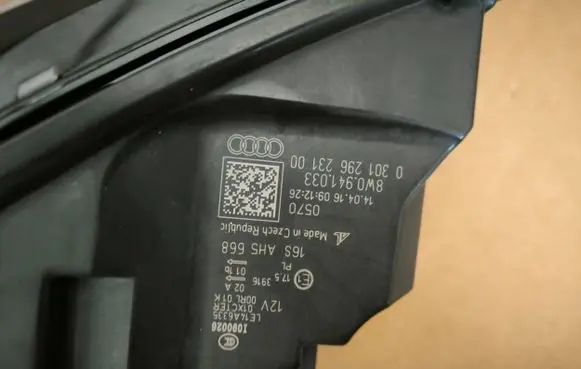 Audi A4 S4 B9 Headlight/headlamp 8W0941033