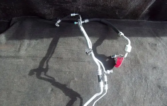 Hyundai Veloster Air conditioning (A/C) pipe/hose