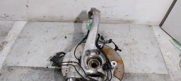 Mercedes-Benz E W213 Front wheel hub spindle knuckle A2133325200