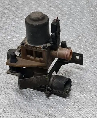 Mercedes-Benz Vito Viano W638 Coolant heater control valve 0018300684