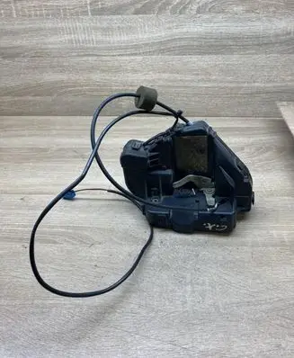 Mercedes-Benz E W211 Rear door lock 2117300535 REARLEFT