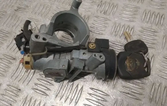 Mitsubishi Colt Ignition lock