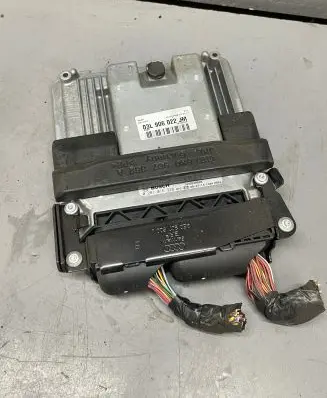 Audi A4 S4 B8 8K Engine control unit/module 03L906022JM 0281015328 1039S28809