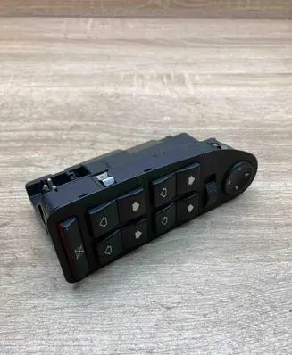 BMW 5 E39 Electric window control switch 8368966