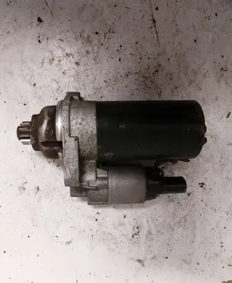Volkswagen Polo IV 9N3 Starter motor 02T911023S