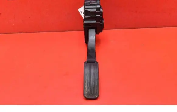 Ford Mondeo MK I Accelerator throttle pedal 9F836CT8UC