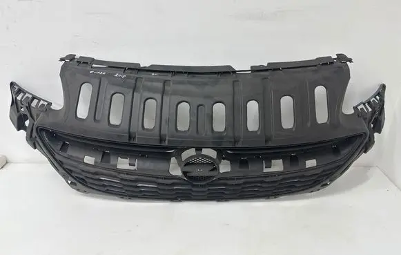 Front bumper upper radiator grill