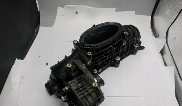Mercedes-Benz Sprinter W901 W902 W903 W904 Intake manifold A6510900037