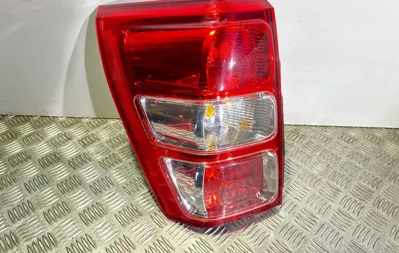 Suzuki Grand Vitara II Rear/tail lights 22059079