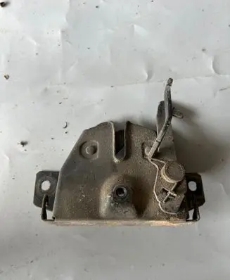 Mitsubishi Pajero Engine bonnet/hood lock/catch 