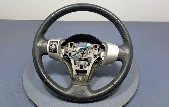 Toyota Yaris Steering wheel 305460899FKA
