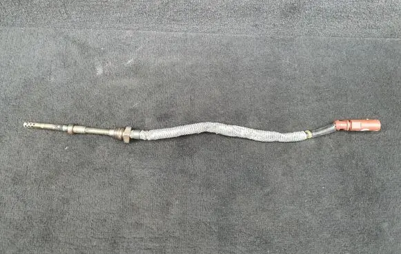 Audi A8 S8 D3 4E Exhaust gas temperature sensor 059906088M