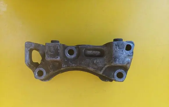 Citroen Berlingo Engine mounting bracket 9645382880B