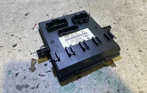 Audi A6 S6 C6 4F Comfort/convenience module 4F0910279D F005V00562