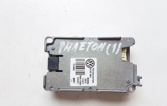 Volkswagen Phaeton Headlight ballast module Xenon 3D0907399A