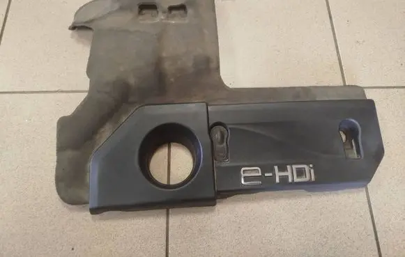 Peugeot 208 I Engine cover (trim) 