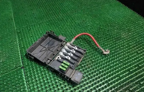 Audi A3 S3 8L Fuse module 1J0937550AC
