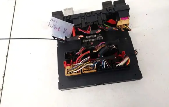 Volkswagen PASSAT B6 Fuse box set 3c0937049l
