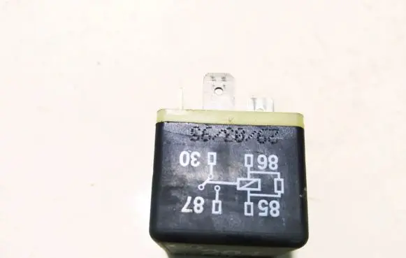 Audi A4 S4 B5 8D Other relay 431951253h