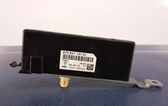 Porsche Panamera (970) Aerial antenna amplifier 97064713101