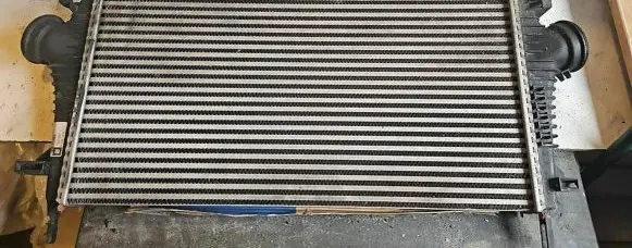 Opel Insignia A Intercooler radiator 13241751 P1831001