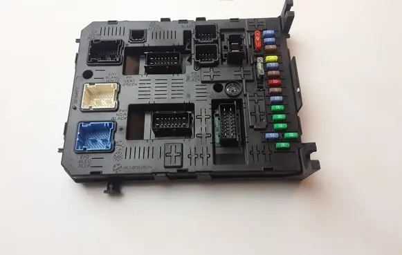 Citroen Berlingo Fuse module 281197595