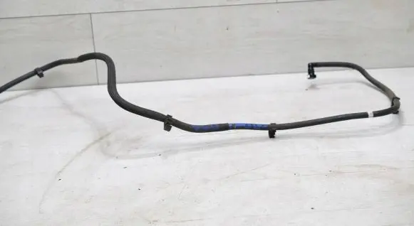 Volvo V40 Fuel injector supply line/pipe 